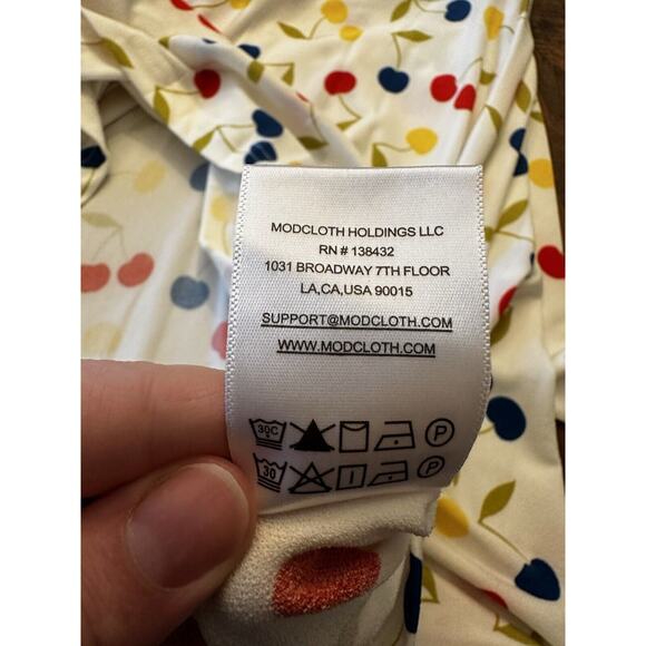 ModCloth Cherry 🍒 Print Retro Swing Dress Size Large White Colorful Belted - Picture 15 of 15